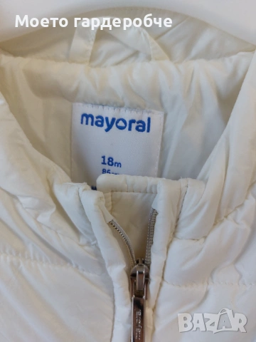Бяло преходно яке на Mayoral, размер 86 (18 месеца), снимка 2 - Детски якета и елеци - 53709124