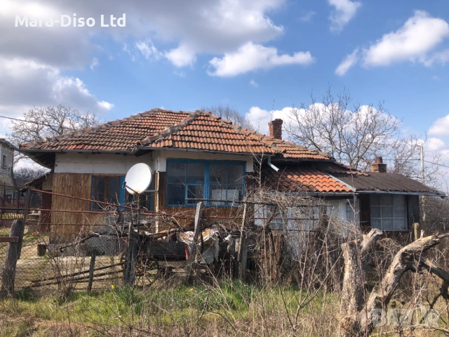 Голямо дворно място със къща на 13км от гр.Обзор