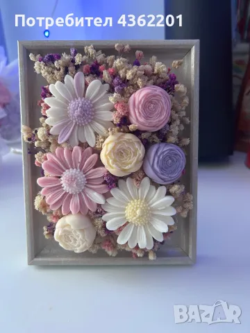 Рамка с цветя от соев восък, снимка 2 - Декорация за дома - 50327615