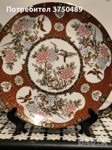 Красива японска чиния,украсена с цветя,птици и златни акценти -21 см
