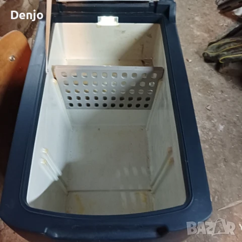 Хладилник Фризер за кола каравана кемпер или камион , снимка 2 - Хладилници - 50843100