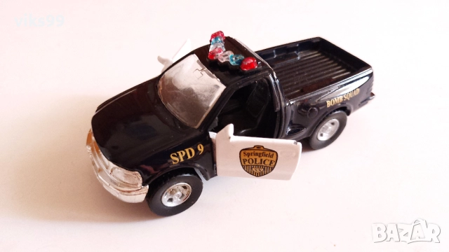 Метални колички Maisto, снимка 18 - Колекции - 52376995