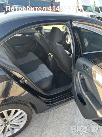 VW Jetta , снимка 10 - Автомобили и джипове - 52145748