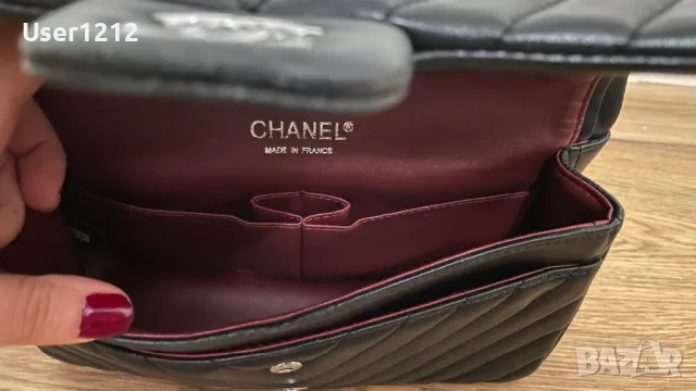 Chanel chevron black leather medium , снимка 4 - Чанти - 47778082