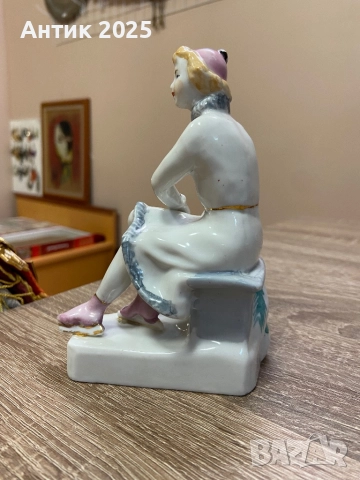 Фарфорова фигурка “Фигуристка” (Полонно ЗХК, СССР), снимка 2 - Антикварни и старинни предмети - 51943539