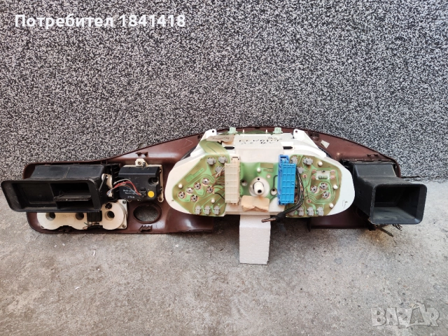 Панел с километраж Форд Ескорт 1.6 16V/ Ford Escort 1.6 16V, снимка 9 - Части - 51770847