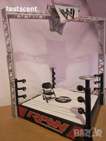 Ринг за играчки WWE Raw Mattel Wrestling Ring Spring Loaded Launcher 2012 кеч wrestling арена arena, снимка 2 - Колекции - 48723736