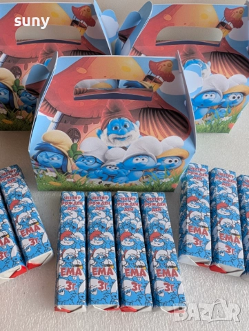 Киндер шоколадче с опаковка с име и години на детето Смърфовете, снимка 2 - Други - 51886705