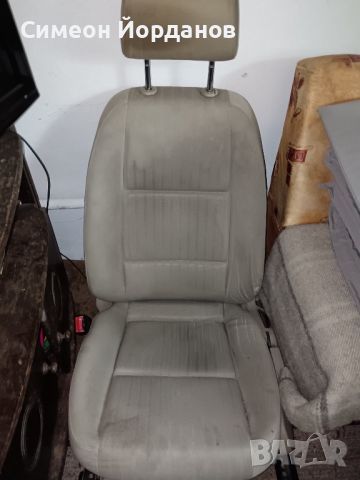 Продавам бежова шофьорска седалка за Ауди А4 Б6, снимка 1 - Части - 45918078