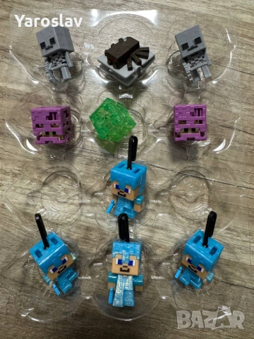 Продавам или разменям фигурки от серията Kinder Joy – Minecraft.