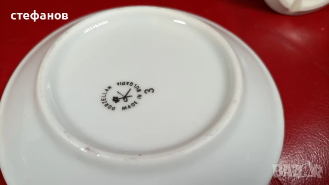 Порцеланов комплект за кафе, 6 чинийки и 6 чаши, балкан турист, балкантурист, червена щампа, снимка 6 - Антикварни и старинни предмети - 50869442