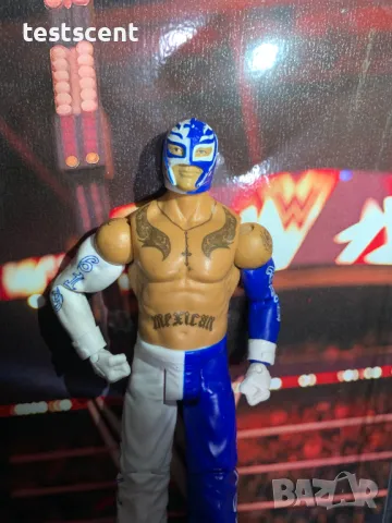 Екшън фигура WWE Rey Mysterio Рей Мистерио Mattel Half White Half Blue, снимка 15 - Фигурки - 49150735