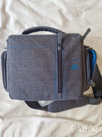 Rivacase чанта за фотоапарат с разделения и дъждобран