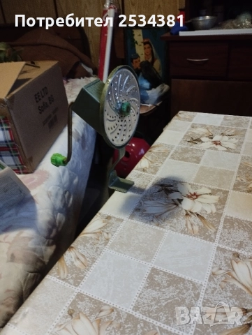 Стара настолна мелячка/ренде/, снимка 4 - Колекции - 52190192