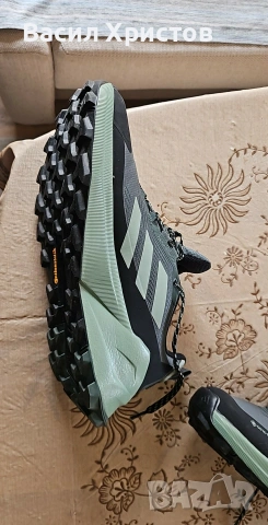 Спортни обувки Adidas, снимка 3 - Маратонки - 54247418