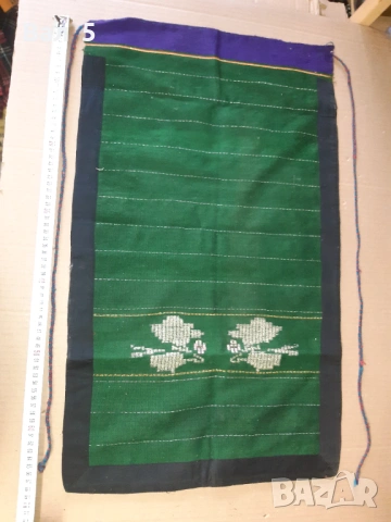 Автентична вълнена престилка с много сърма , носия