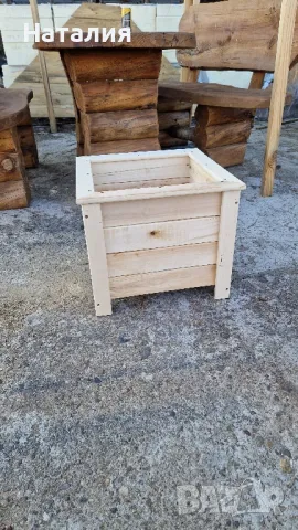 Дървена кашпа за цветя, снимка 1