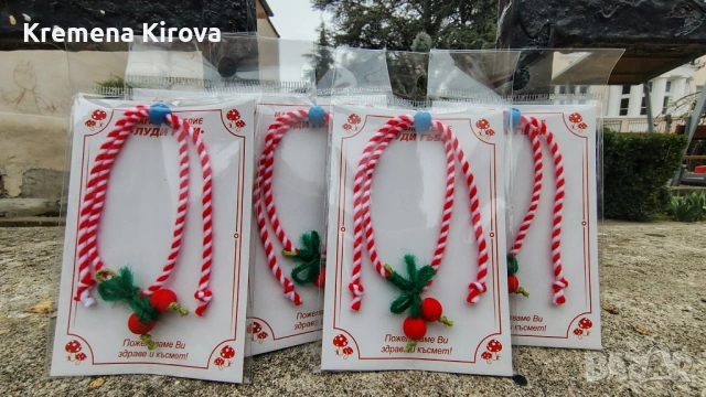 Комплекти от 5 мартеници гривни с черешки. Ръчна изработка. Бижута Луди гъби.