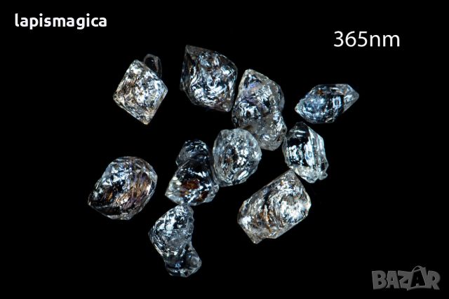 10 броя Петролен кварц кристал 11.7ct флуоресцентен #15, снимка 1 - Други ценни предмети - 46563860