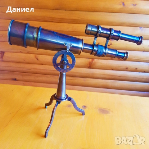 Бронзов далекоглед с античен дизайн и бронзова тринога 
