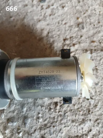 Задвижващ мотор за мелница ZYT4529-23 230V 50Hz Melitta 4280V5832R, снимка 7 - Друга електроника - 47606063