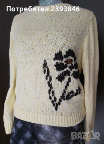 Ръчно изплатен дамски пуловер от акрилна прежда 