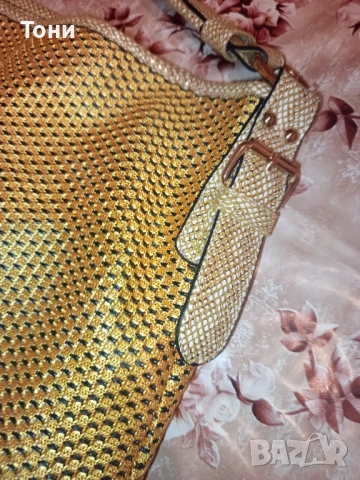 Нова Златиста Дамска Чанта , снимка 4 - Чанти - 52406857