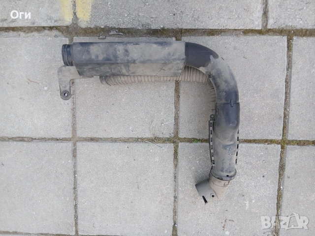 Въздуховод за Фолксваген Голф 4 1.4 16V 75к.с. 1J0 129 594 G