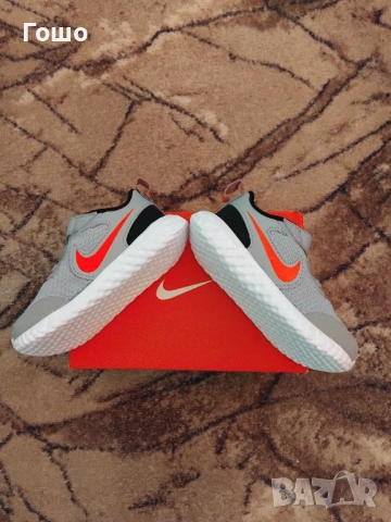 Чисто нови Детски маратонки Nike 23.5 номер