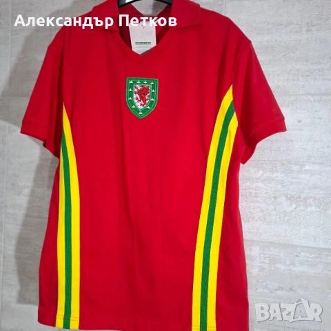 Футболна фланелка на Уелс