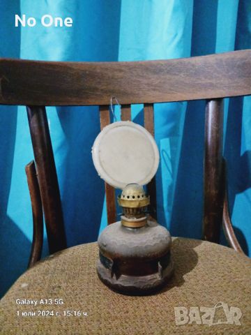 Продавам стара петролна лампа , снимка 1 - Лампи за стена - 46429002