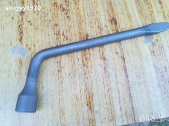 19ММ КЛЮЧ ЗА ГУМИ-ЯК ПЛЪТЕН 2708251722