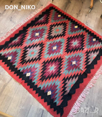 Малко килимче-1,10/1,10см, снимка 6 - Килими - 52206787