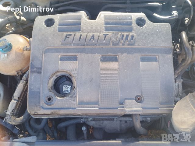 Капак двигател за Fiat Stilo Hatchback (10.2001 - 11.2010)  1.9JTd, снимка 2 - Части - 45210135