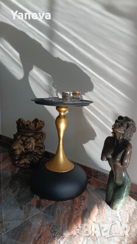 Метална , помощна маса в златисто и черно. , снимка 12 - Маси - 53682419