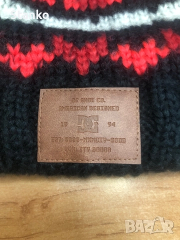 Зимна шапка DC, снимка 2 - Шапки - 52573791