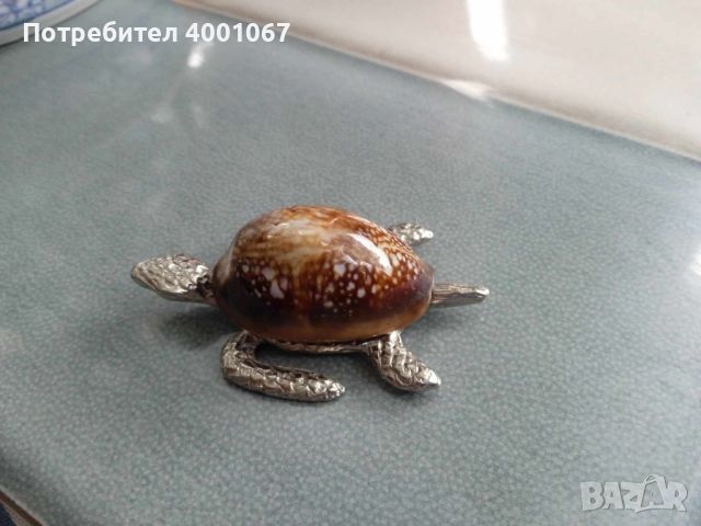 сувенир от Малдивите,   Океанска костенурка, изработена от метал и морска раковина, снимка 2 - Декорация за дома - 45514912