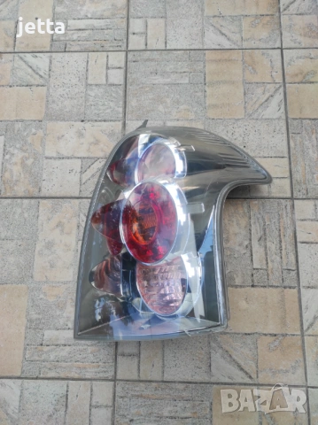 Десен стоп за Тойота Корола Версо 2004-2007 Toyota Corolla verso, снимка 2 - Части - 54179688