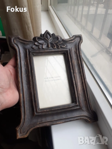 Красива и стилна дървена рамка за снимка дърворезба