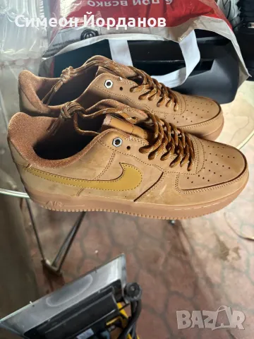 Продавам 2 Броя  NIKE Спортни обувки AIR FORCE 1.Размер 44 са бежовите,а черните 44.5.Цена:130ЛВ , снимка 2 - Спортни обувки - 49521562