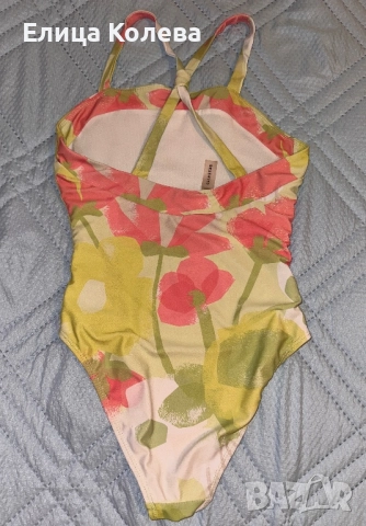 Цял бански Reserved за момиче 146-152 см, снимка 2 - Детско бельо и бански  - 51828961