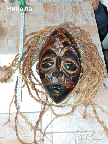 Автентична дървена африканска маска