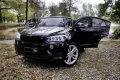 Двуместен джип Лицензиран BMW X6M 12V C MP3 с меки гуми с 2 Кожена седалка за 2 деца, снимка 7