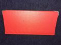 Здрав червен гумиран тефтер органайзер за колекционерски вещи: картички, монети, стикери или визитки, снимка 1 - Колекции - 45694345