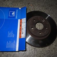 Продавам дискове и накладки за Опел Инсигния 2.0. 160 коня дизел., снимка 1 - Части - 45063689