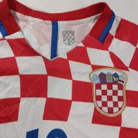 Две футболни  тениски Хърватска,Modric,Srna, снимка 15 - Фен артикули - 33378415