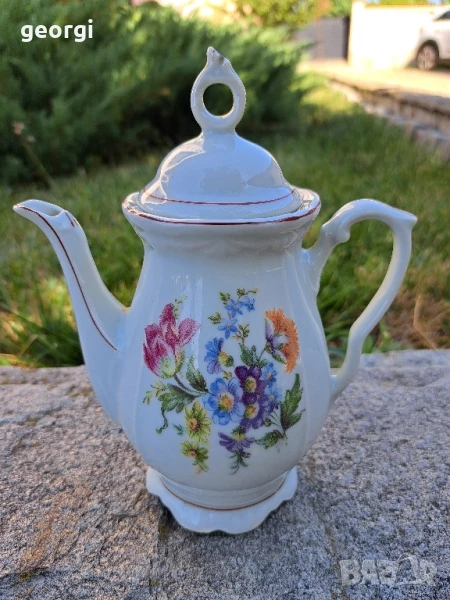 български порцеланов чайник , снимка 1