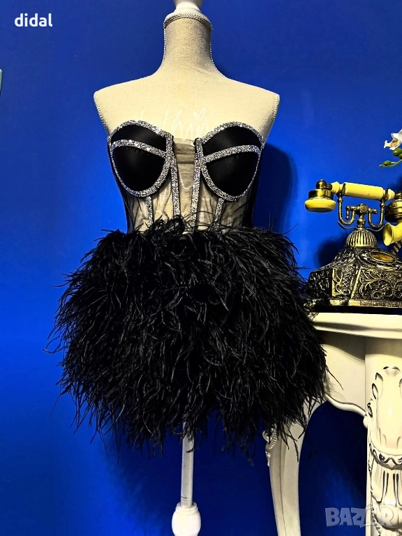 Коктейлна/ бална рокля с корсет и пера , снимка 1