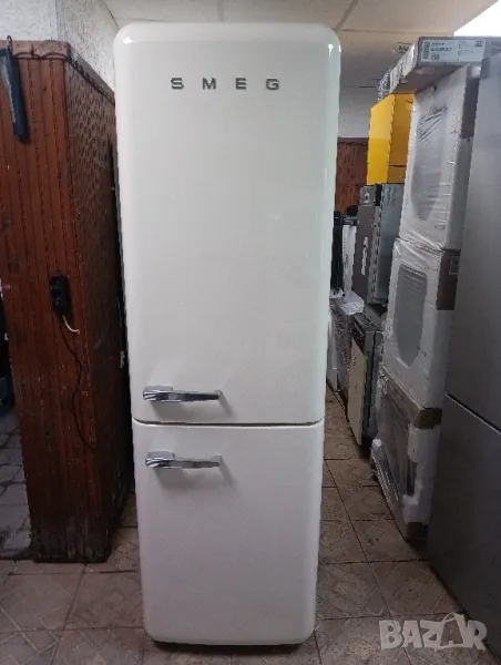 Бежов комбиниран хладилник с фризер ретро дизайн Smeg с две години гаранция!, снимка 1
