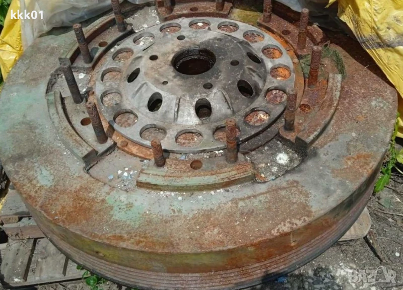 Маховик с водим диск от съединител за ексцентър преса тип ПЕ63А, снимка 1